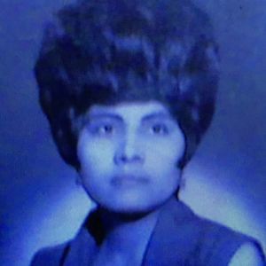 Meet your Posher, Flora